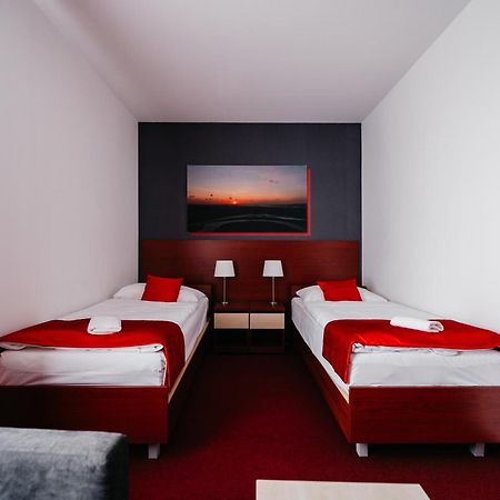 Hotel Color Bratislava Esterno foto