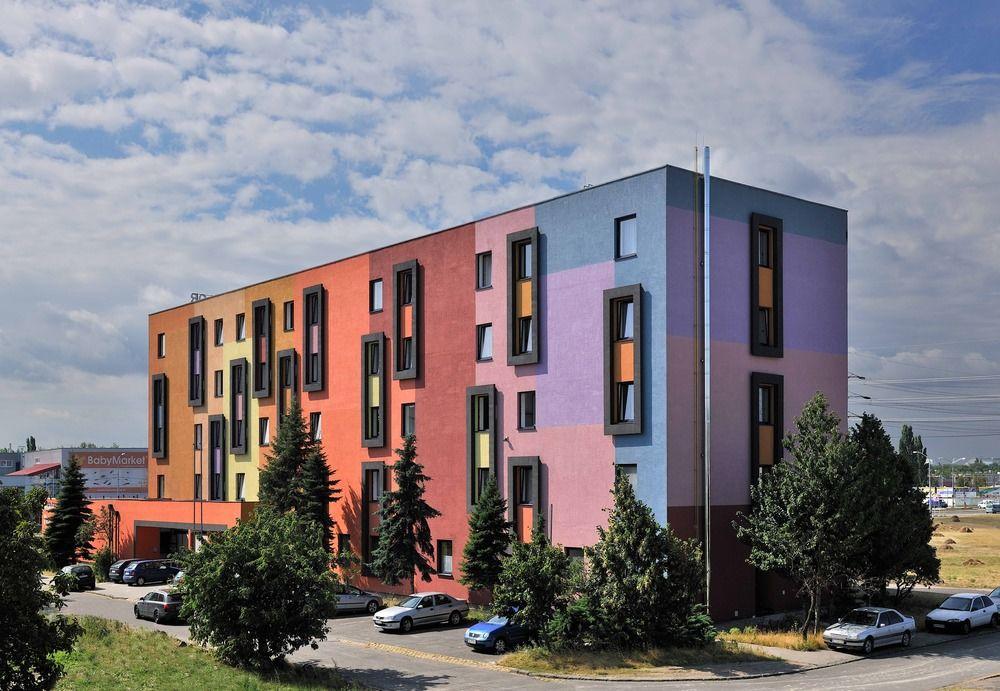 Hotel Color Bratislava Esterno foto