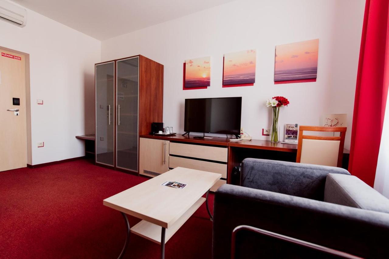 Hotel Color Bratislava Esterno foto