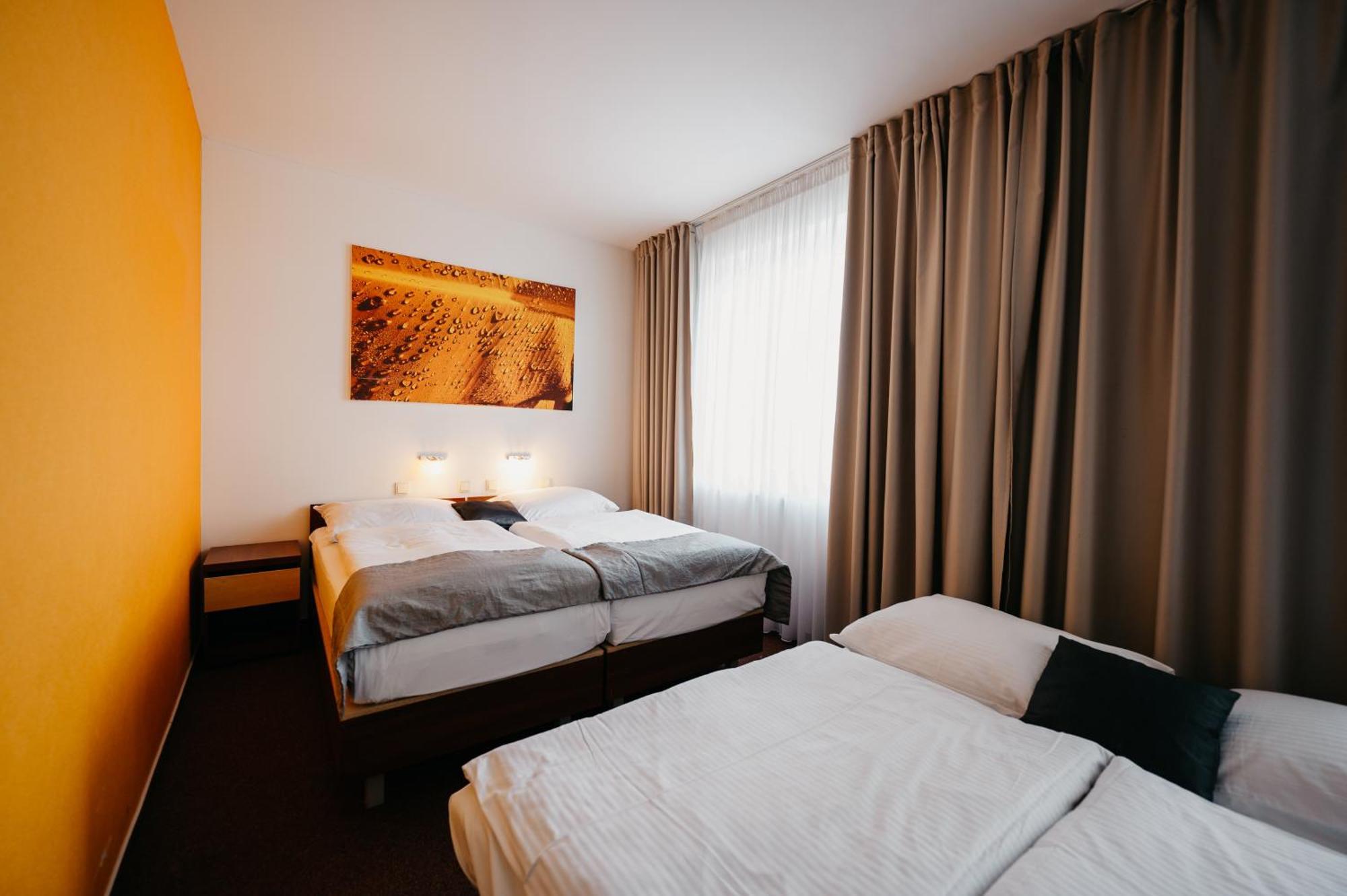 Hotel Color Bratislava Esterno foto