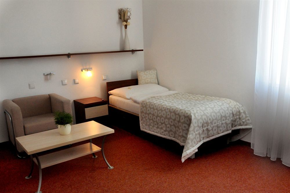 Hotel Color Bratislava Esterno foto