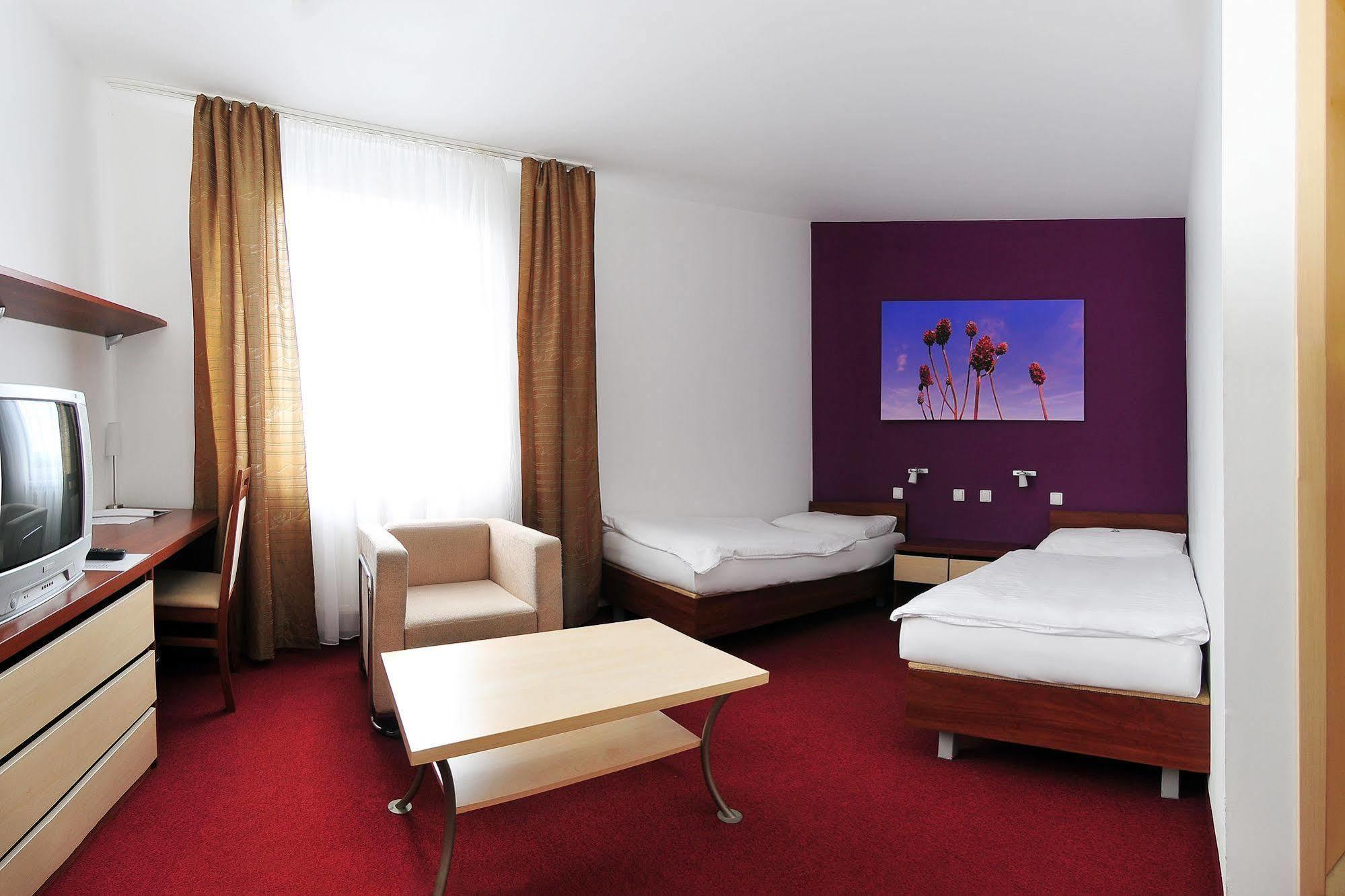 Hotel Color Bratislava Esterno foto