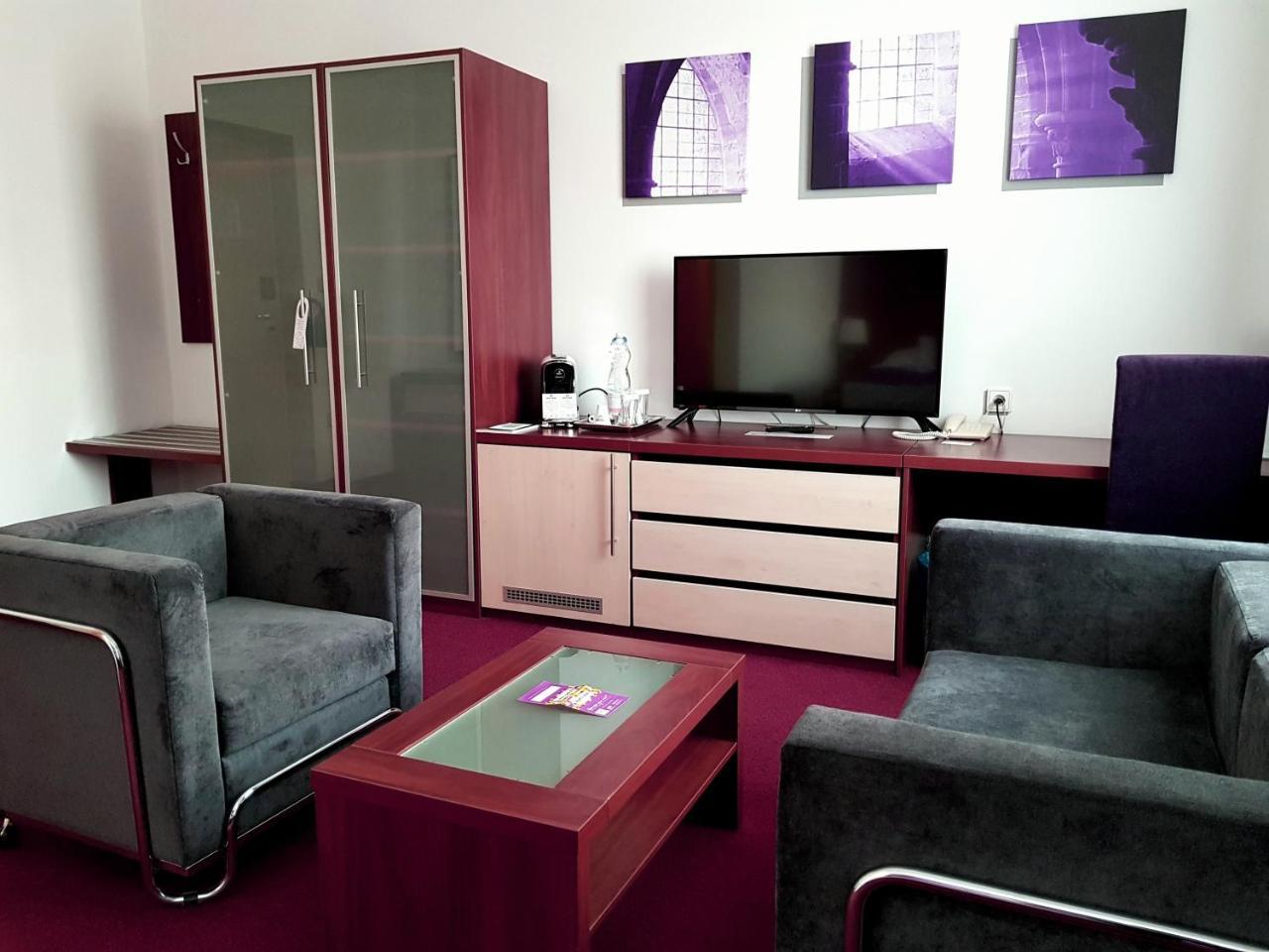 Hotel Color Bratislava Esterno foto