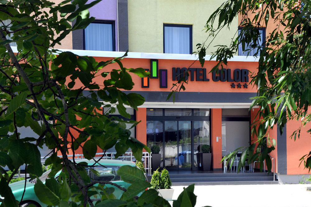 Hotel Color Bratislava Esterno foto