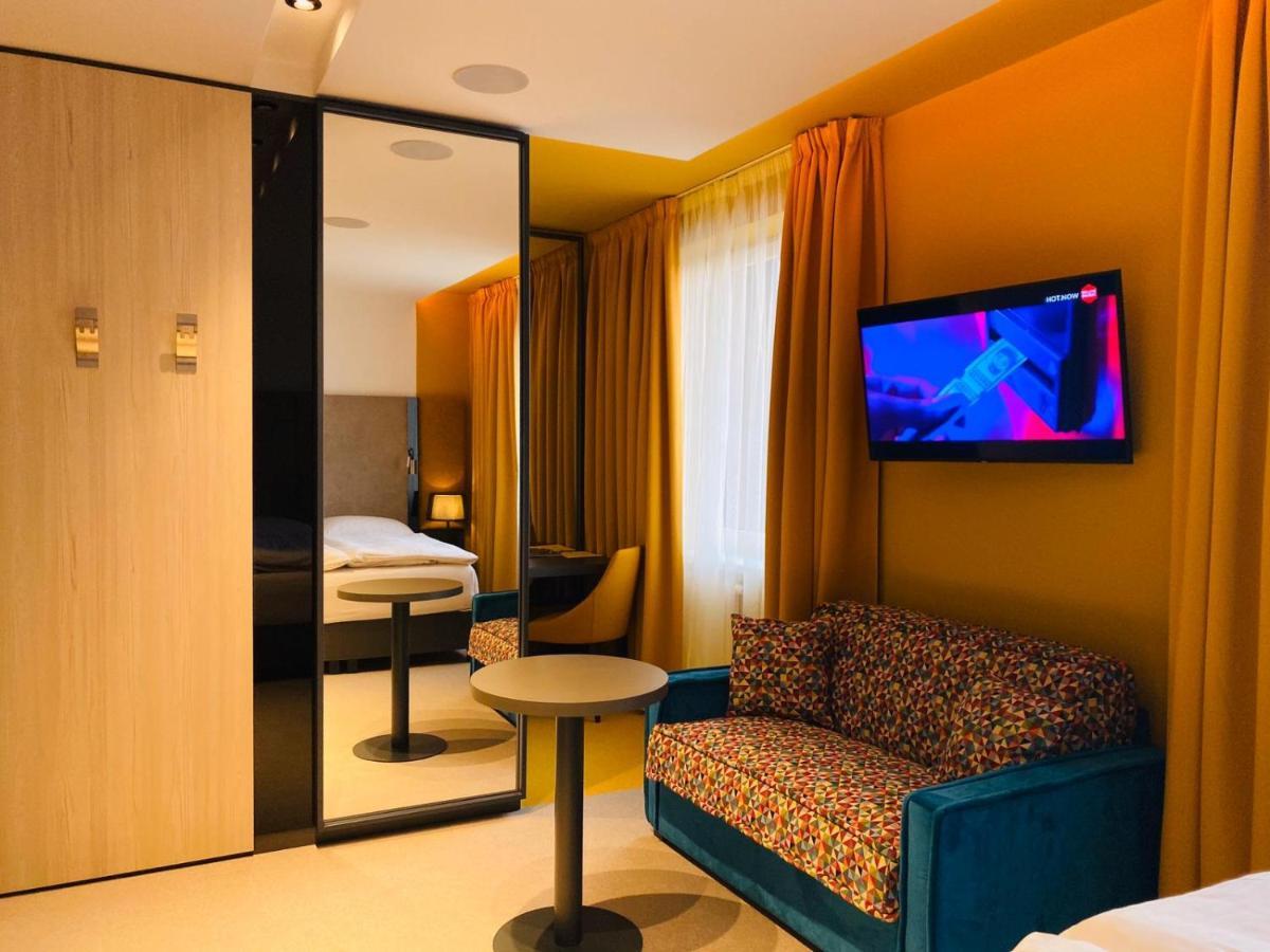 Hotel Color Bratislava Esterno foto